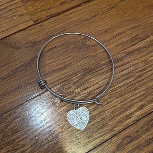 Silver bracelet with crystal and crown design